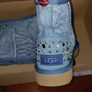 UGG AUTHENTIC STUDDED BOOT
